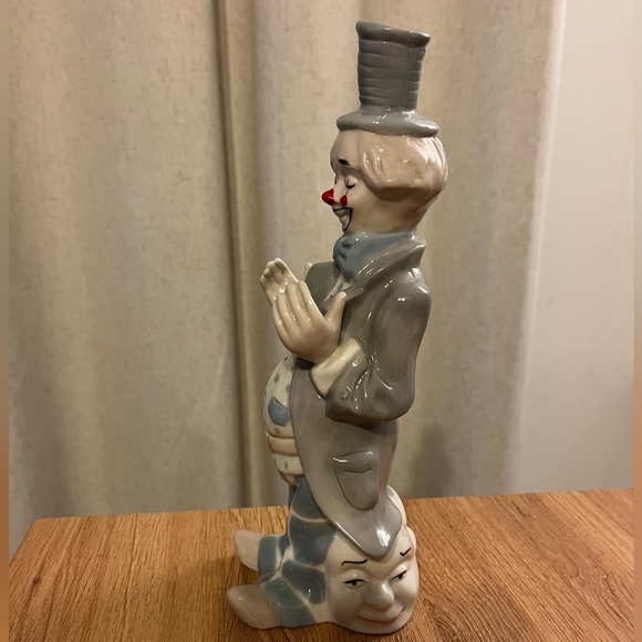 VTG Clapping Clown Figurine Fine Porcelain - Picture 2 of 4